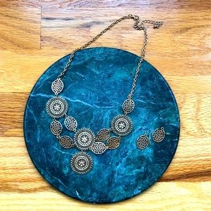 Intricate Gold Necklace & Earring Set